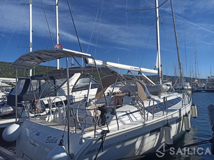 Bavaria 41 Cruiser - Yacht Charter Sailica