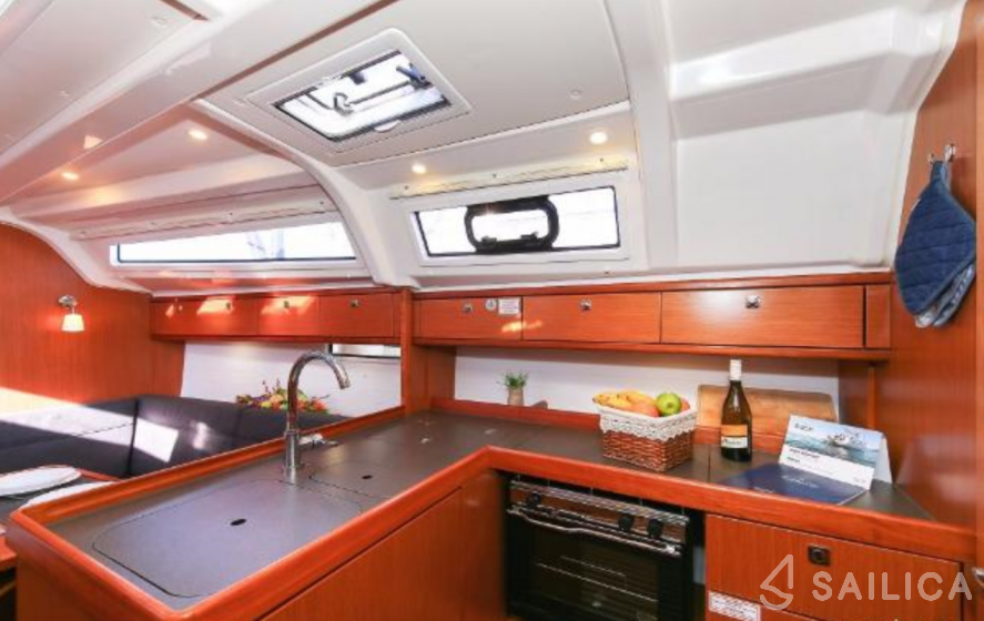 Bavaria 37 Cruiser - Yacht Charter Sailica