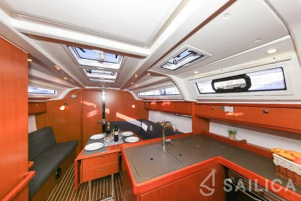 Bavaria 37 Cruiser - Yacht Charter Sailica