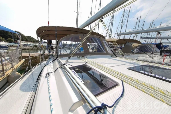 Bavaria 37 Cruiser - Yacht Charter Sailica