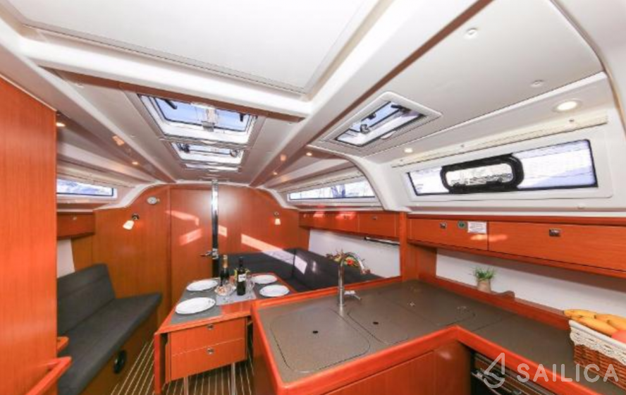 Bavaria 37 Cruiser - Yacht Charter Sailica