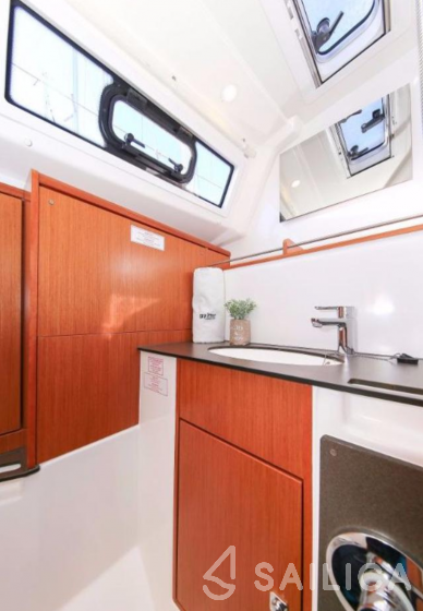Bavaria 37 Cruiser - Yacht Charter Sailica