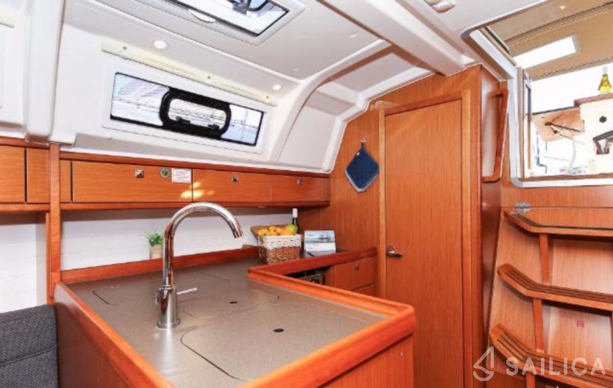 Bavaria 37 Cruiser - Yacht Charter Sailica