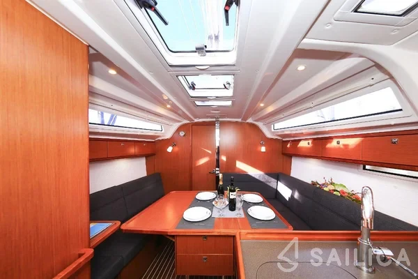 Bavaria 37 Cruiser - Yacht Charter Sailica