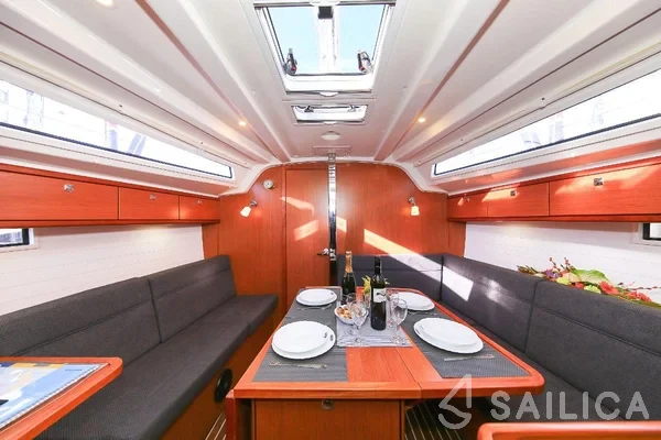 Bavaria 37 Cruiser - Yacht Charter Sailica