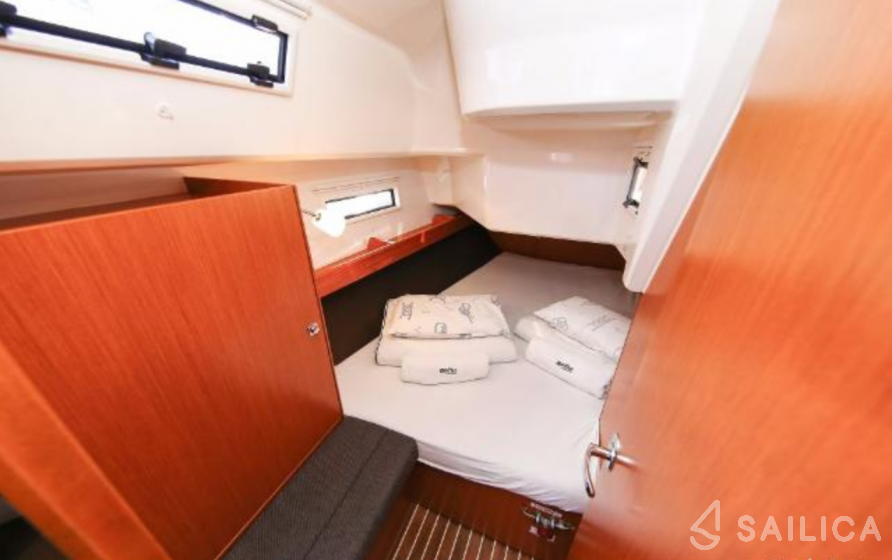 Bavaria 37 Cruiser - Yacht Charter Sailica