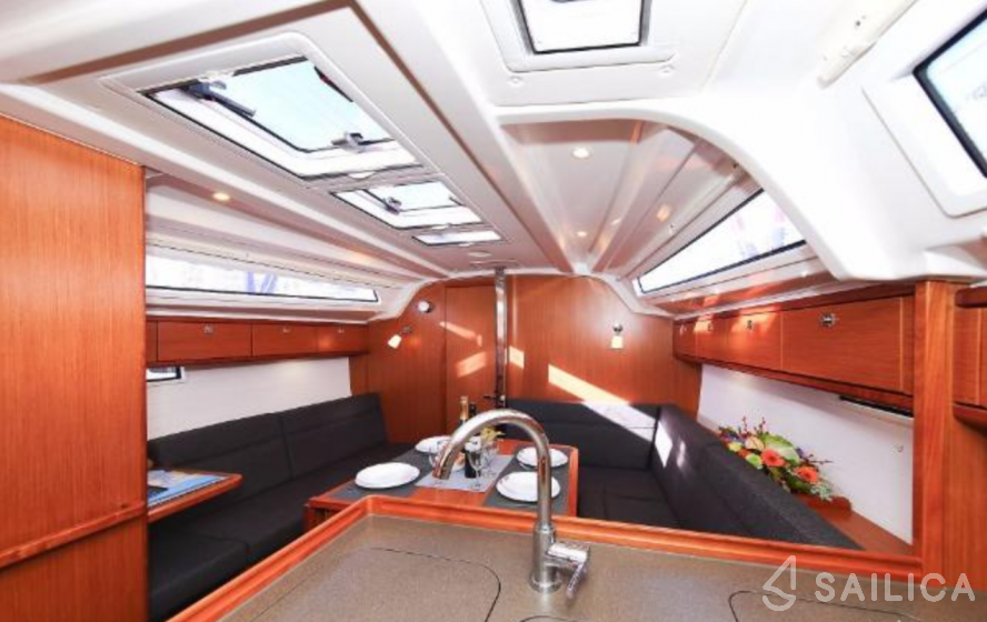Bavaria 37 Cruiser - Yacht Charter Sailica