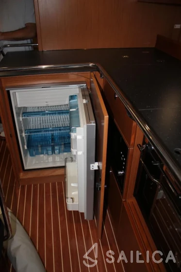 Bavaria 45 Cruiser - Yacht Charter Sailica
