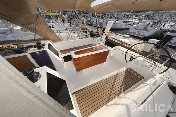 Dufour 412 GL - Yacht Charter Sailica