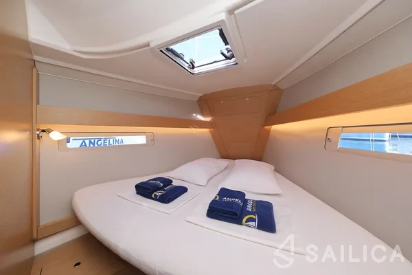 Dufour 412 GL - Yacht Charter Sailica