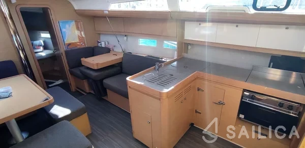 Dufour 412 GL - Yacht Charter Sailica