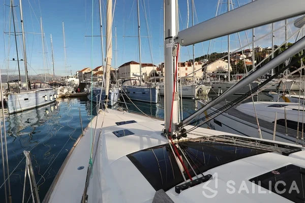 Dufour 412 GL - Yacht Charter Sailica