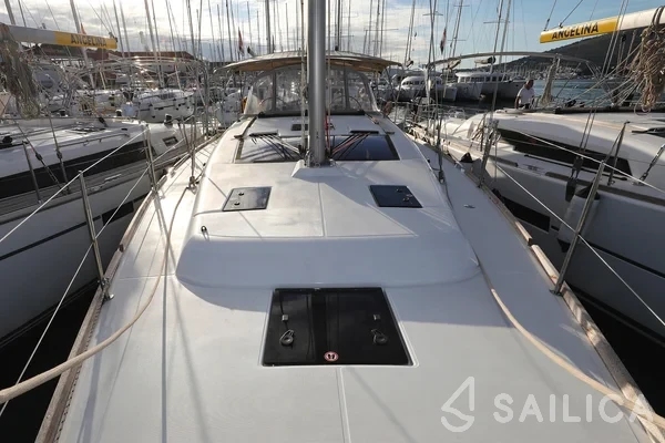 Dufour 412 GL - Yacht Charter Sailica