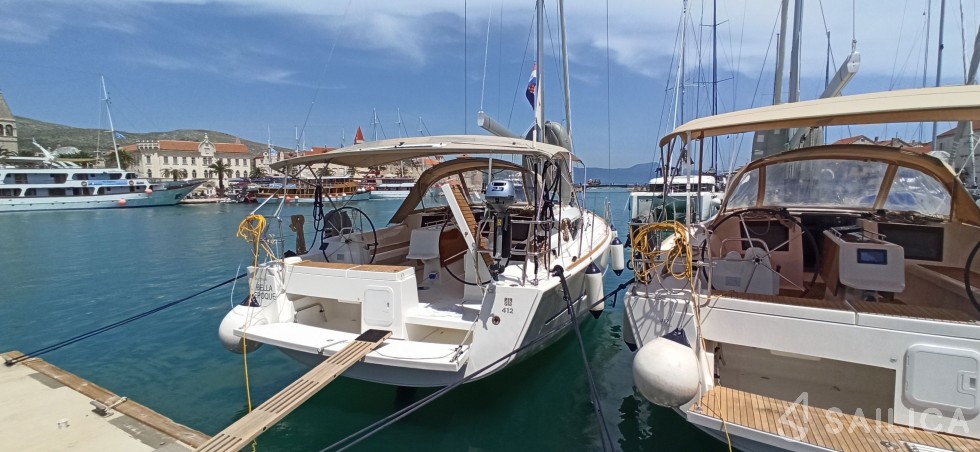 Dufour 412 GL - Yacht Charter Sailica