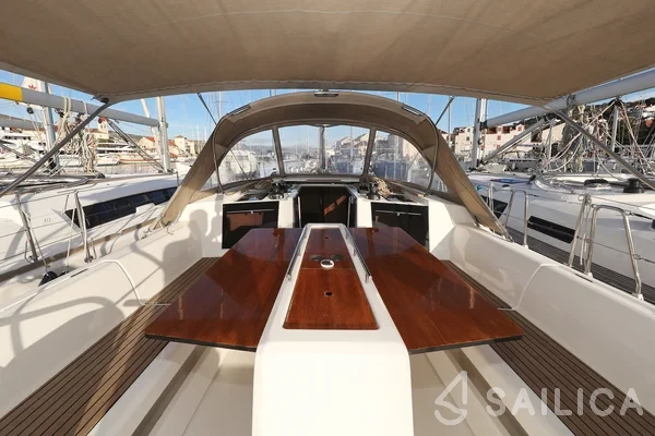Dufour 412 GL - Yacht Charter Sailica