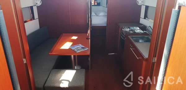Oceanis 38.1 - Yacht Charter Sailica