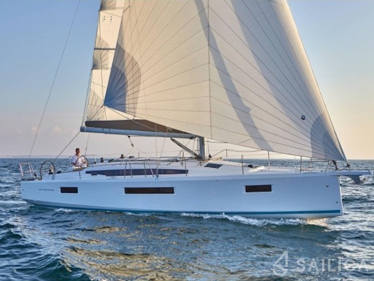 Sun Odyssey 410 - Yacht Charter Sailica