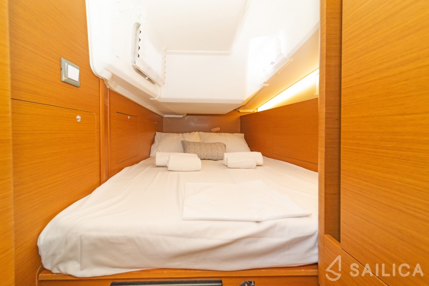 Sun Odyssey 410 - Yacht Charter Sailica