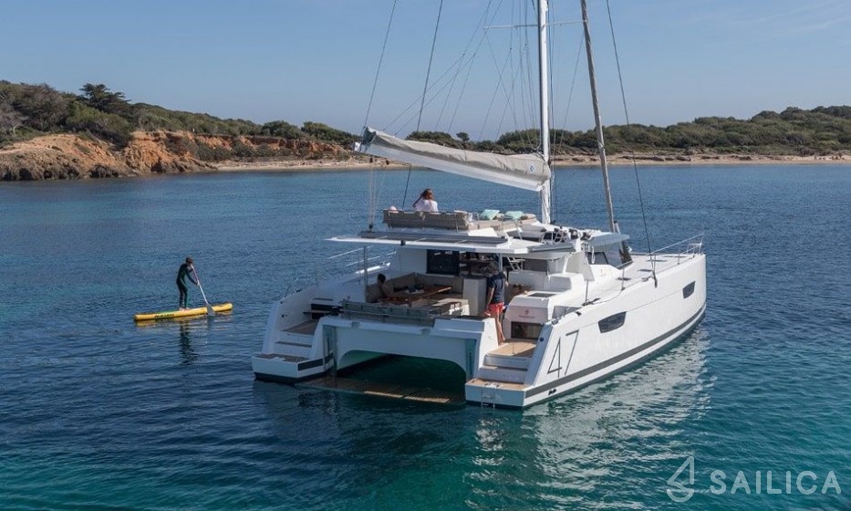 Saona 47 - Yacht Charter Sailica