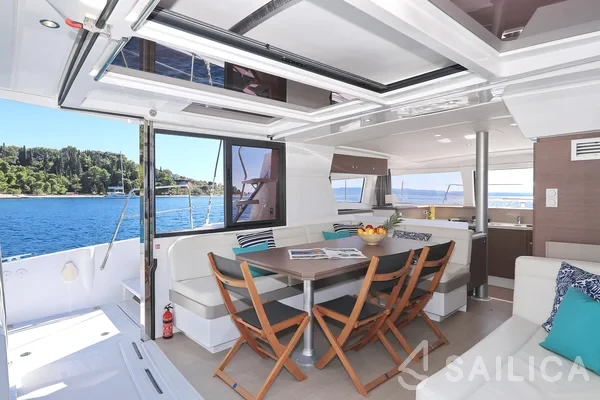 Bali 4.1 - Yacht Charter Sailica