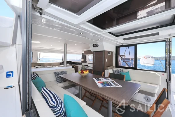 Bali 4.1 - Yacht Charter Sailica