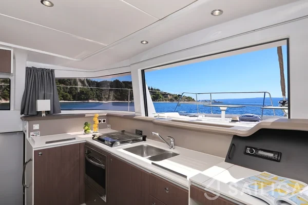 Bali 4.1 - Yacht Charter Sailica