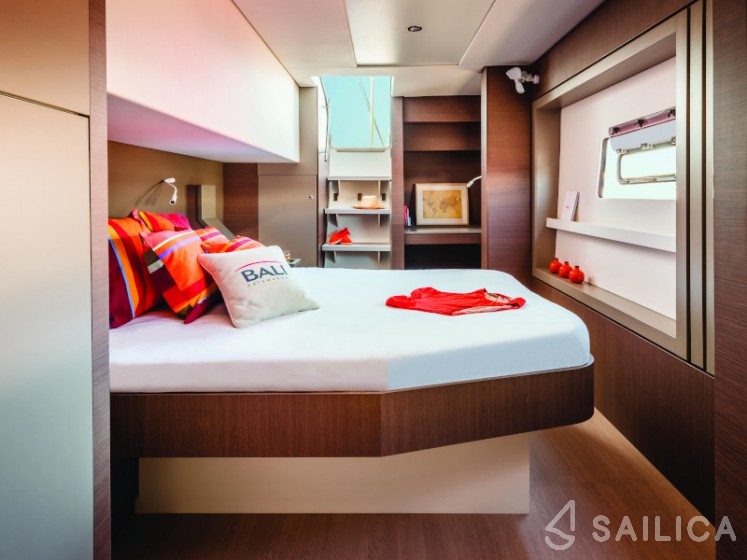 Bali 4.8  - Yacht Charter Sailica
