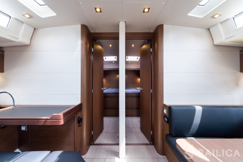 Oceanis 51.1 - Yacht Charter Sailica