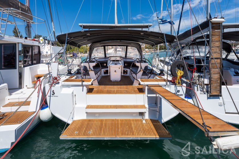 Oceanis 51.1 - Yacht Charter Sailica