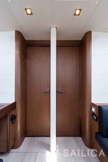 Oceanis 51.1 - Yacht Charter Sailica