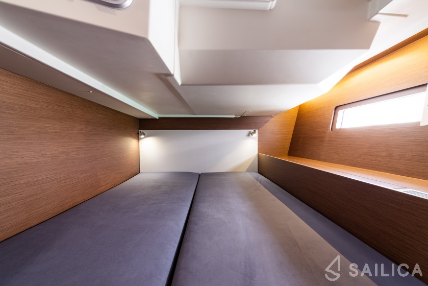 Oceanis 51.1 - Yacht Charter Sailica