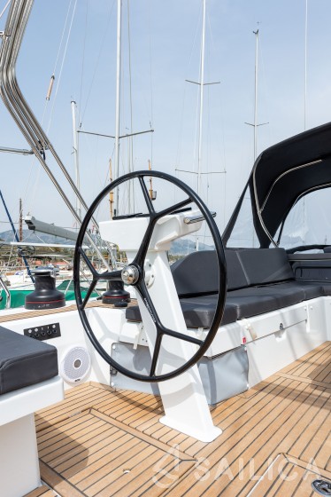 Oceanis 51.1 - Yacht Charter Sailica
