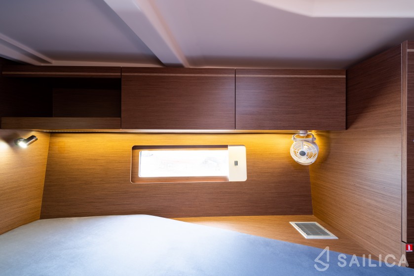 Oceanis 51.1 - Yacht Charter Sailica