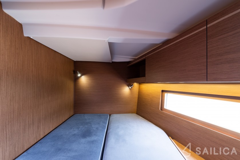 Oceanis 51.1 - Yacht Charter Sailica