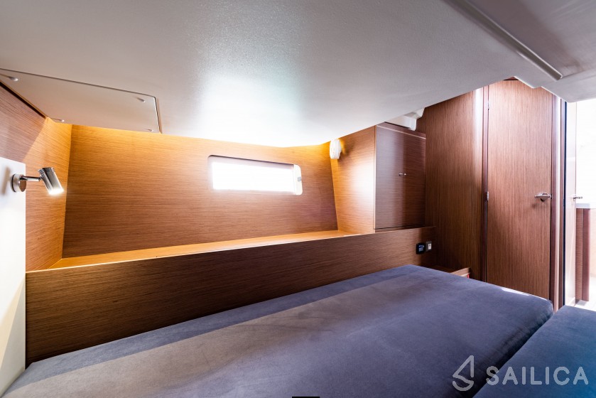 Oceanis 51.1 - Yacht Charter Sailica