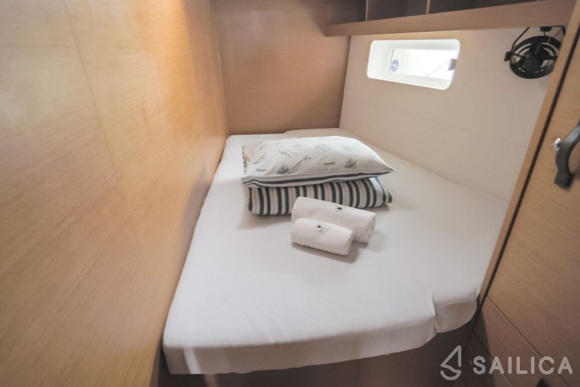 Jeanneau 54 - Yacht Charter Sailica