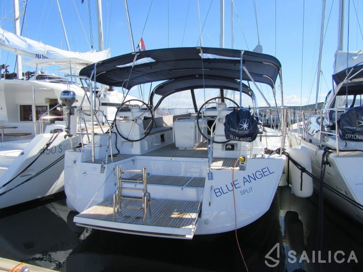 Jeanneau 54 - Yacht Charter Sailica