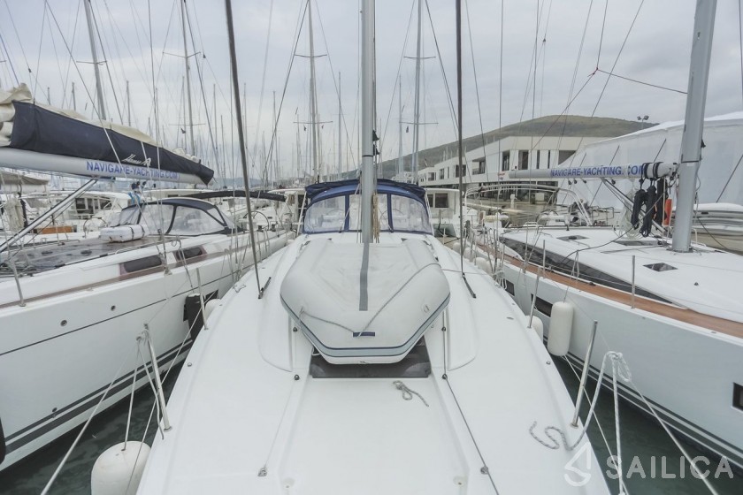 Jeanneau 54 - Yacht Charter Sailica