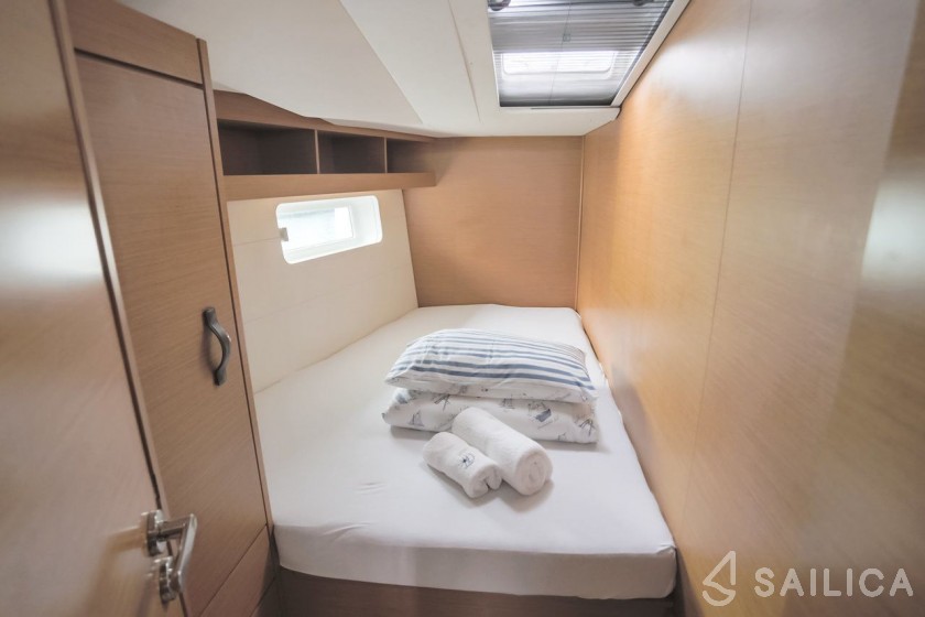 Jeanneau 54 - Yacht Charter Sailica