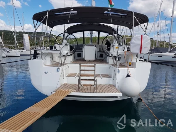 Jeanneau 54 - Yacht Charter Sailica