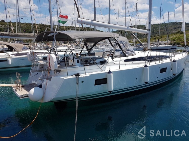 Jeanneau 54 - Yacht Charter Sailica