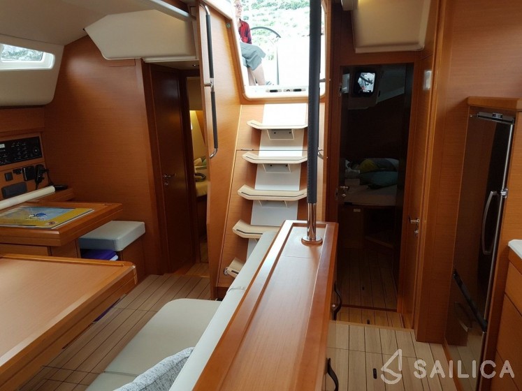 Jeanneau 54 - Yacht Charter Sailica