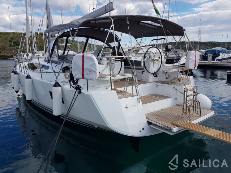 Jeanneau 54 - Yacht Charter Sailica