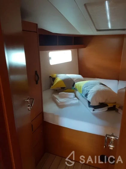 Jeanneau 54 - Yacht Charter Sailica