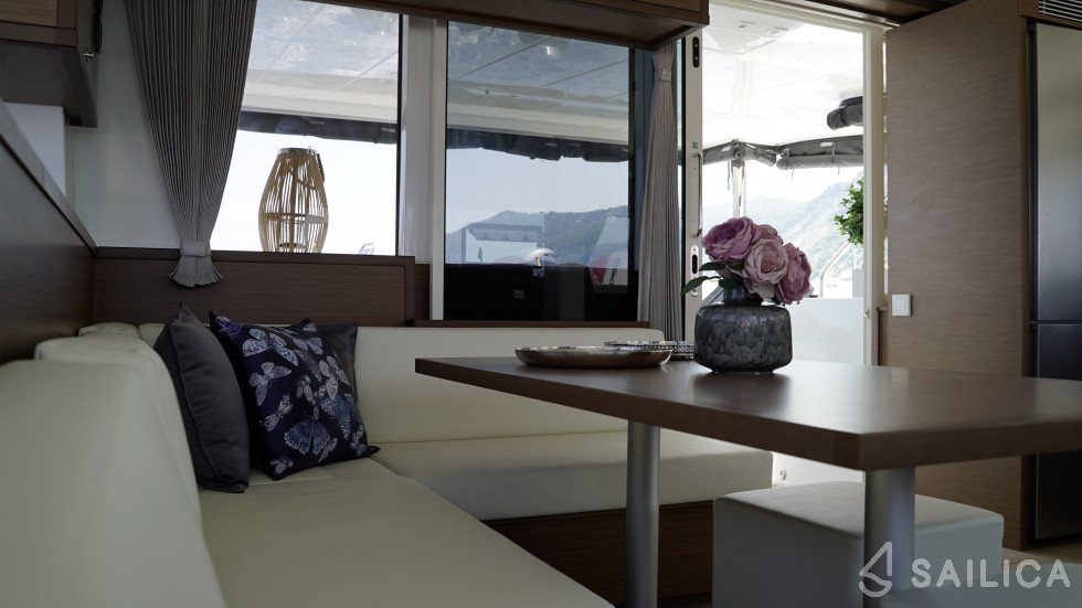Lagoon 52 - Yacht Charter Sailica