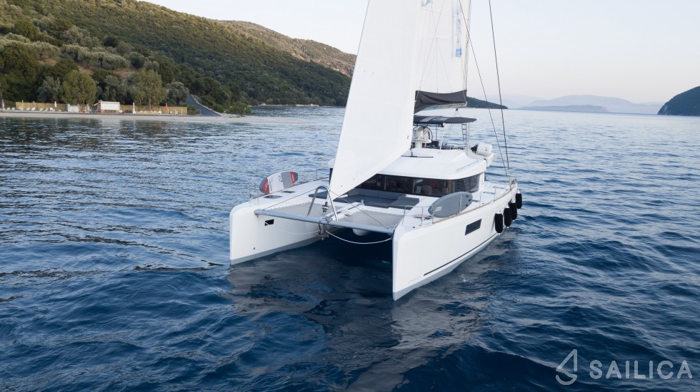 Lagoon 52 - Yacht Charter Sailica
