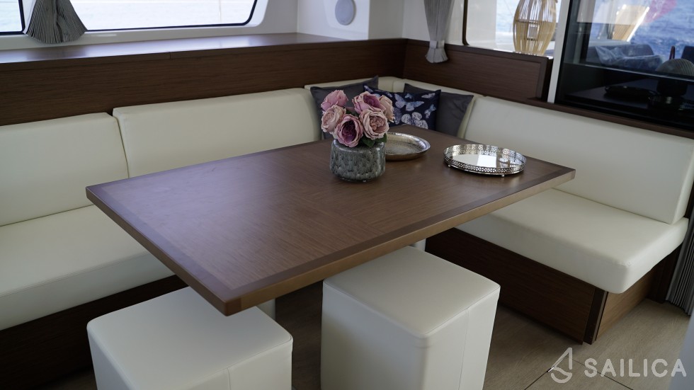 Lagoon 52 - Yacht Charter Sailica