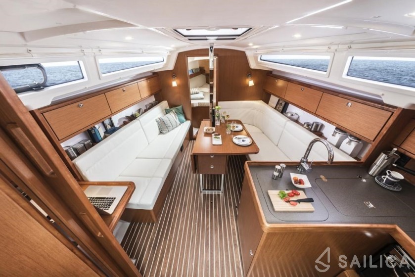 Bavaria Cruiser 34 - Yacht Charter Sailica
