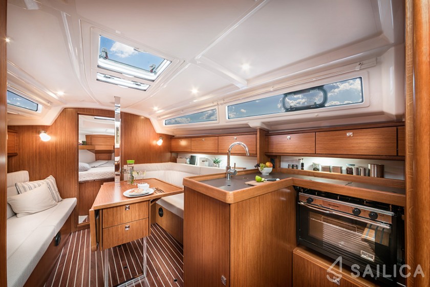 Bavaria Cruiser 34 - Yacht Charter Sailica