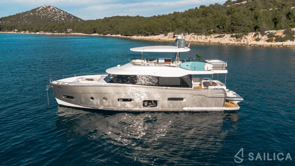 Azimut Magellano 66 - Yacht Charter Sailica